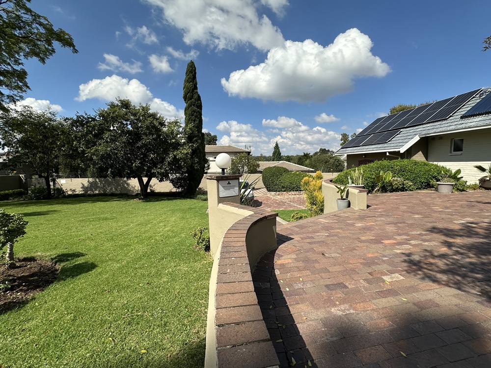 The Haystack on Cowley extended-stay accommodation in Bryanston